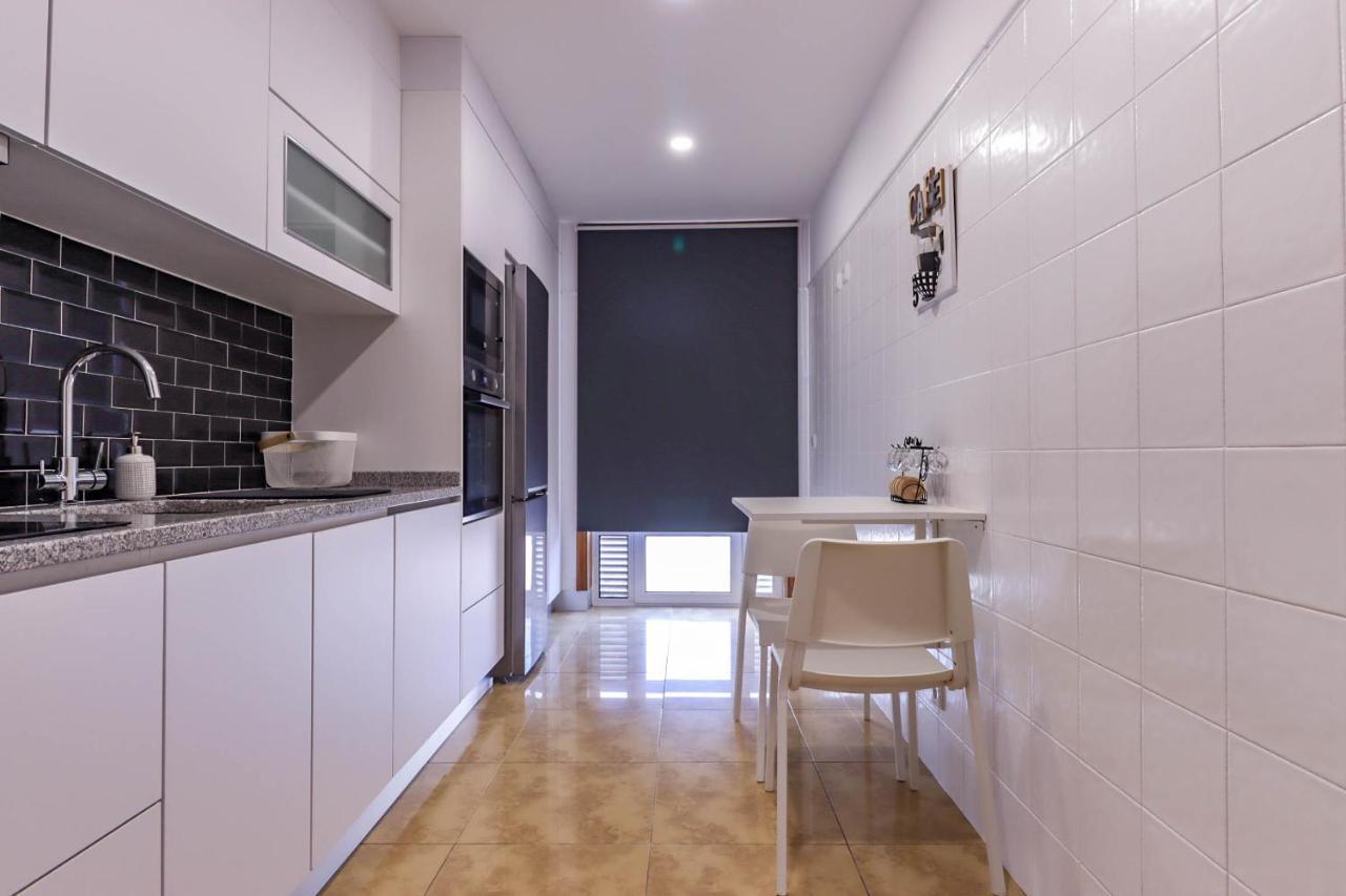Flor Do Mar - Spacious Apartment With Balcony Vila Praia de Ancora Exterior photo