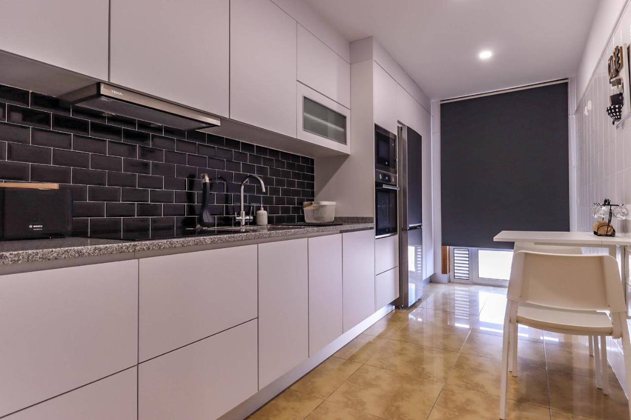 Flor Do Mar - Spacious Apartment With Balcony Vila Praia de Ancora Exterior photo